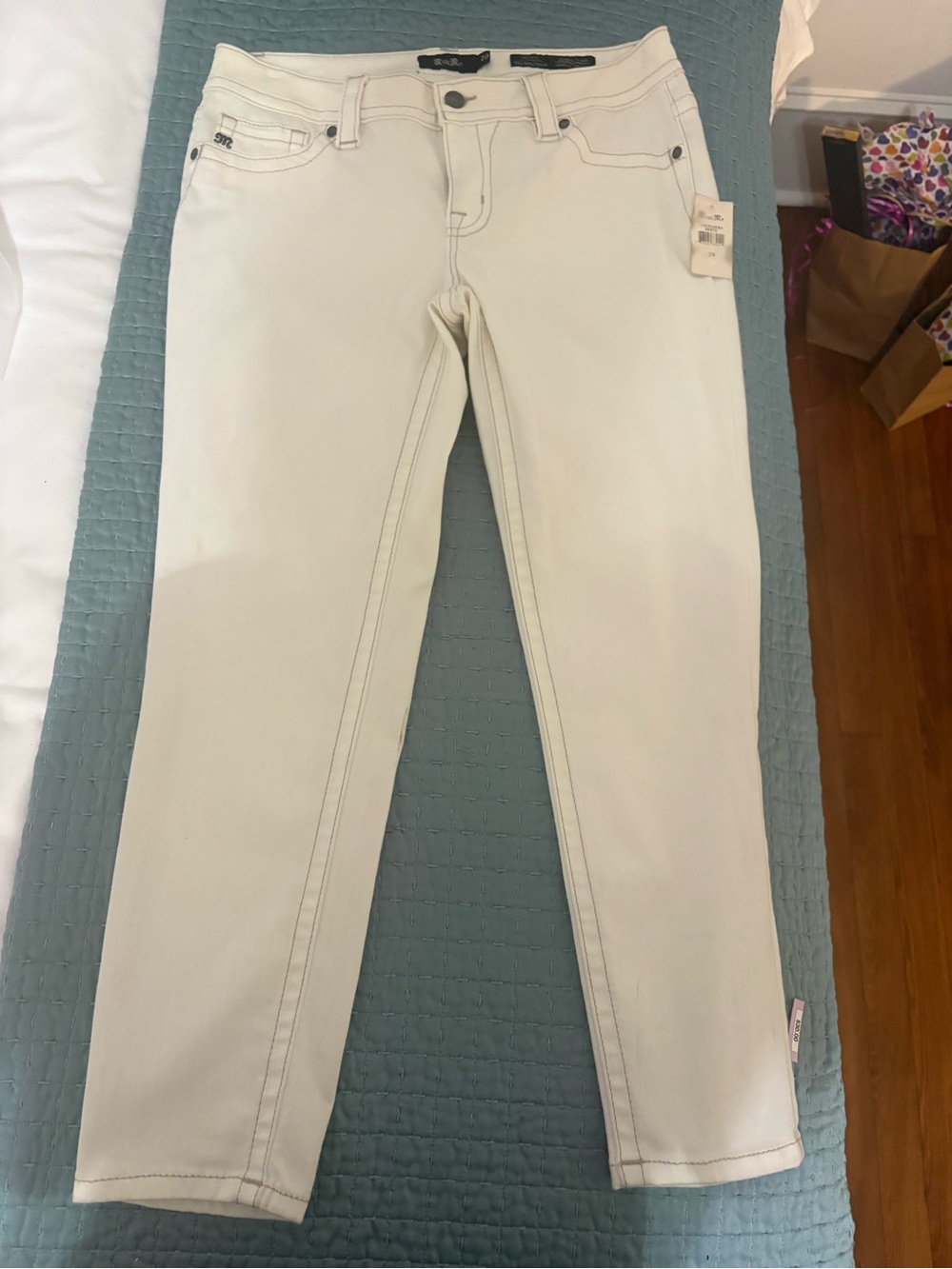 NWT Miss Me White Mid-Rise Skinny Jeans
